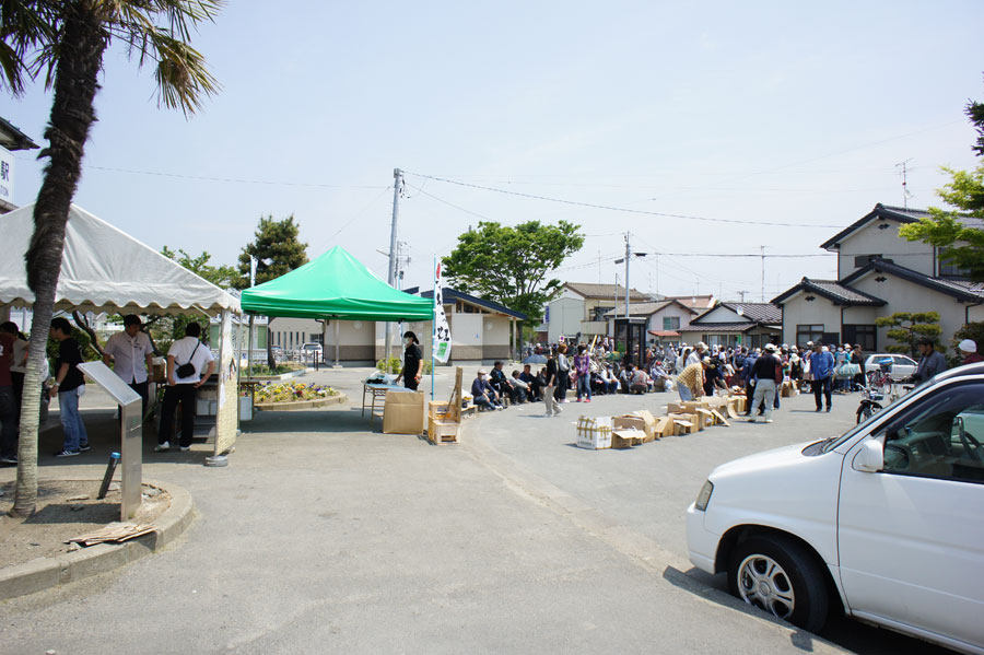 開店前からかなりの行列になりました。